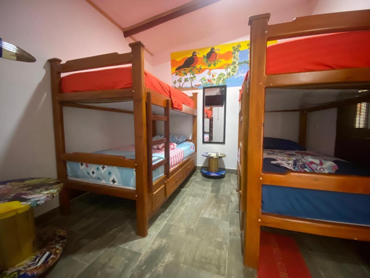 Acuarios Hostal Playa Ladrilleros Exteriör bild