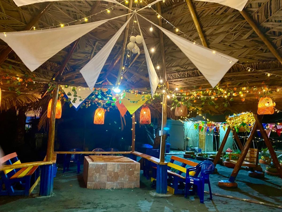 Acuarios Hostal Playa Ladrilleros Exteriör bild