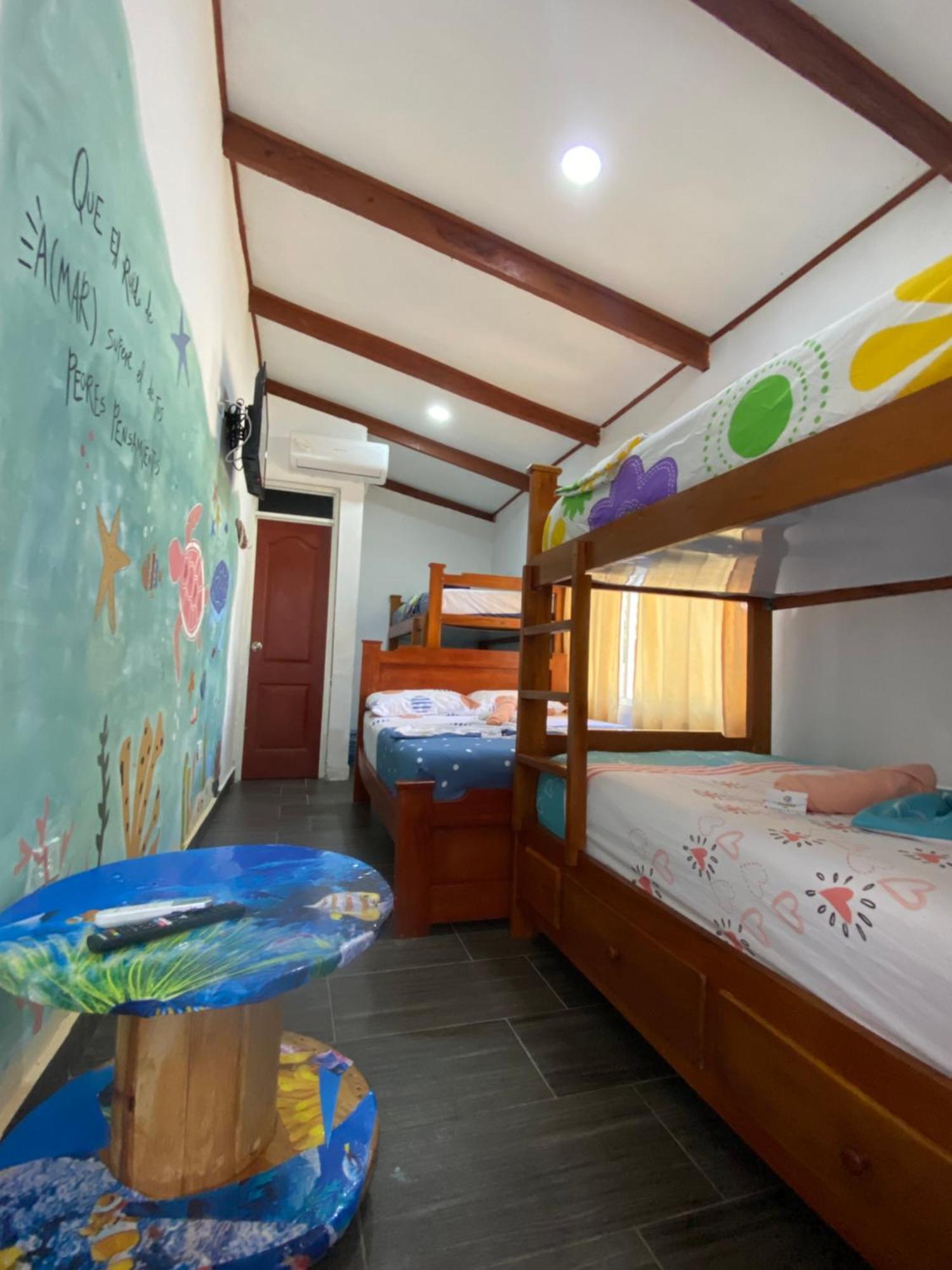 Acuarios Hostal Playa Ladrilleros Exteriör bild